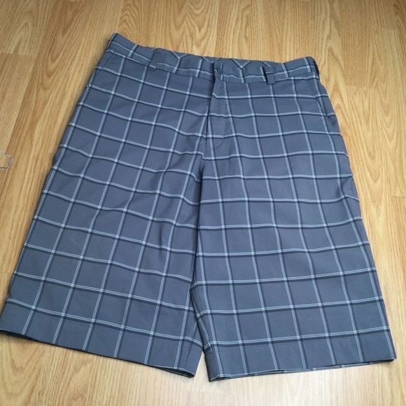 Nike golf shorts. - Picture 2 of 10
